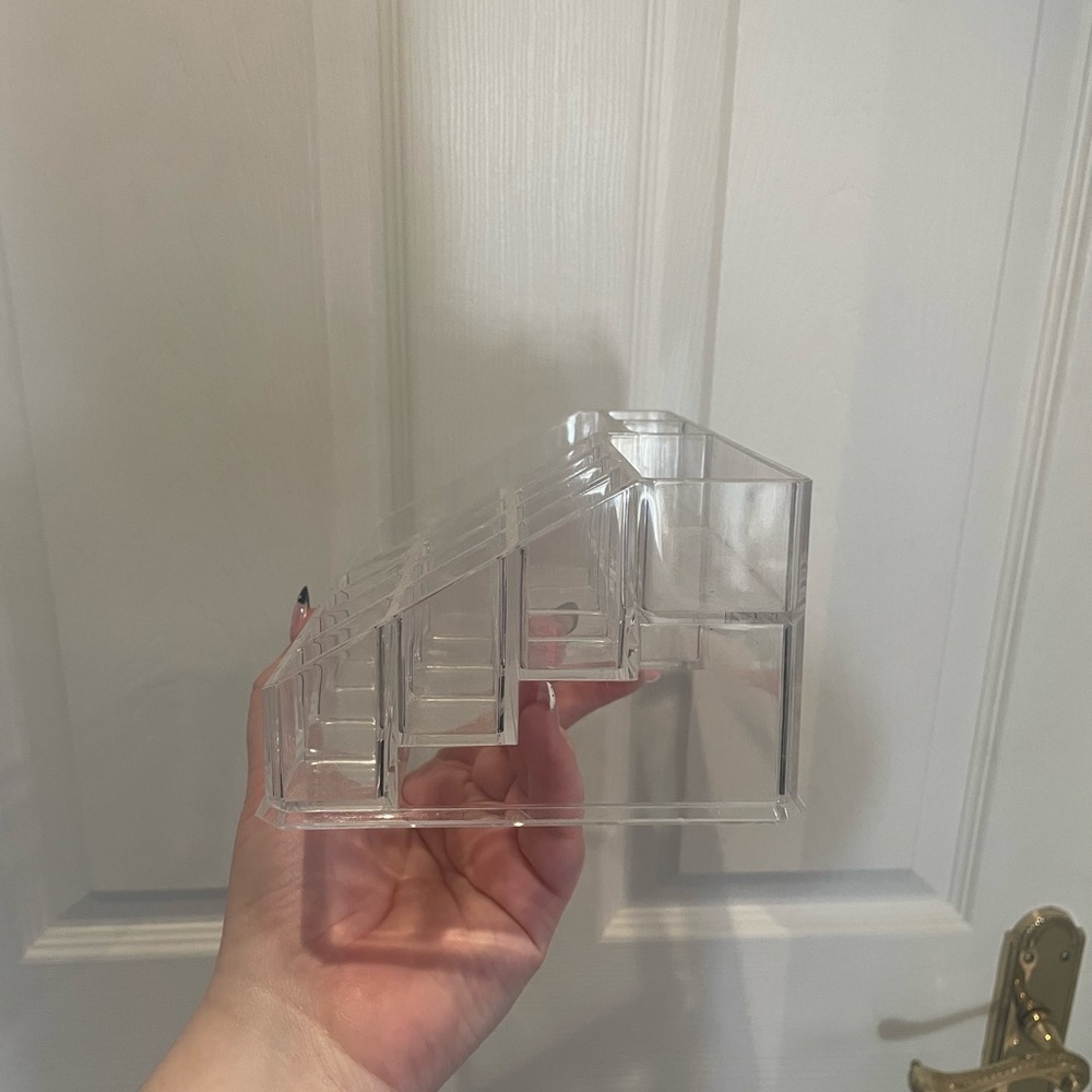 Acrylic Makeup Holder - Picture 2 of 3